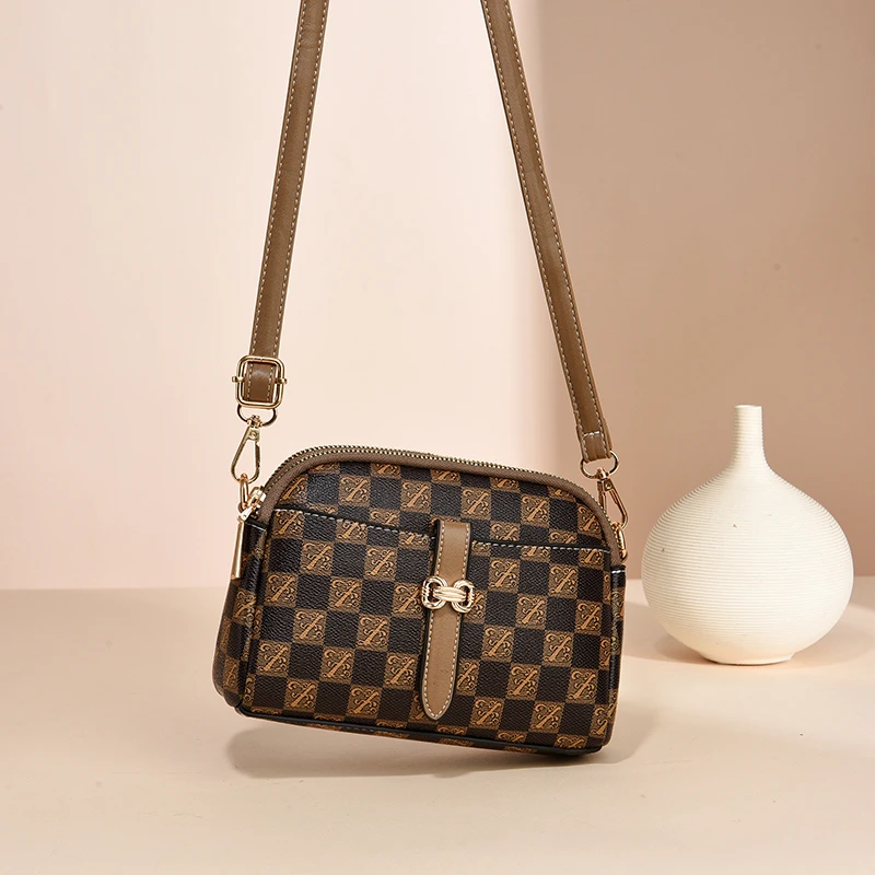 小包女斜挎包2025新款夏秋时尚百搭休闲女士手机包轻奢小众单肩包