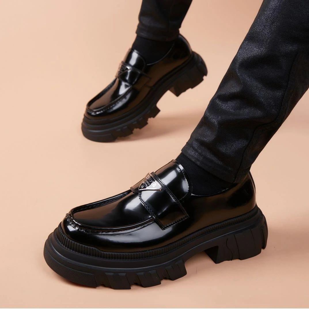 厚底增高乐福鞋男真皮透气2025新款一脚蹬皮鞋男潮款漆皮软皮时尚