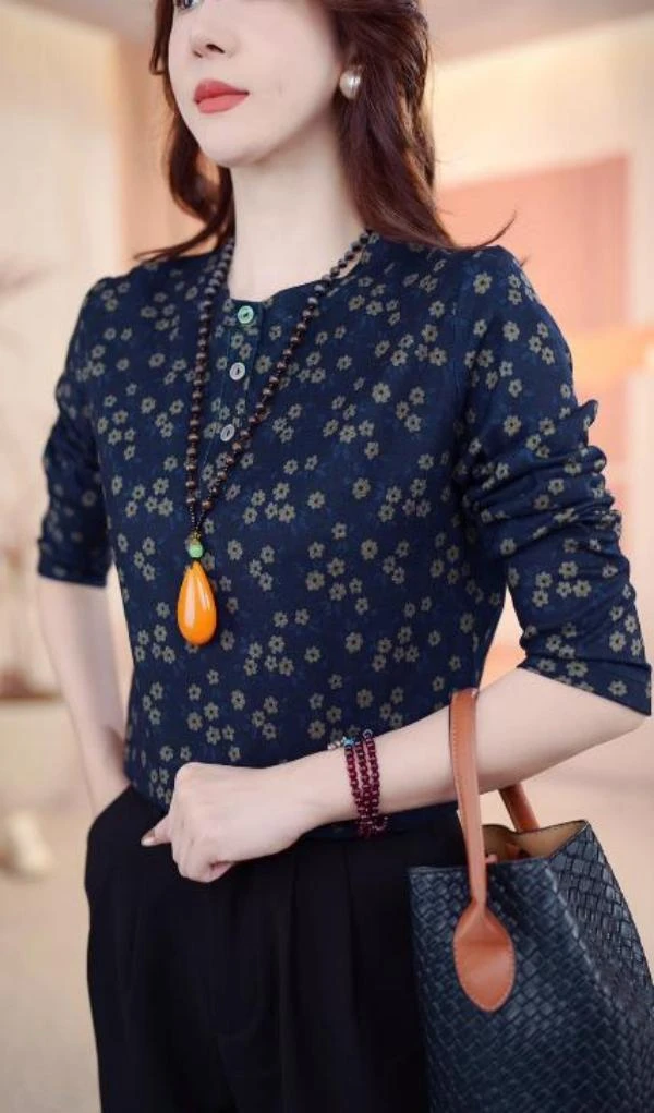 FZ252落花知意2025冬新款高端小衫套头衬衫长袖上衣女保暖打底衫