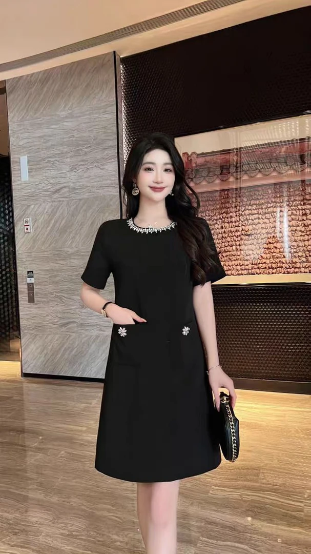 8812重工钉珠宽松连衣裙