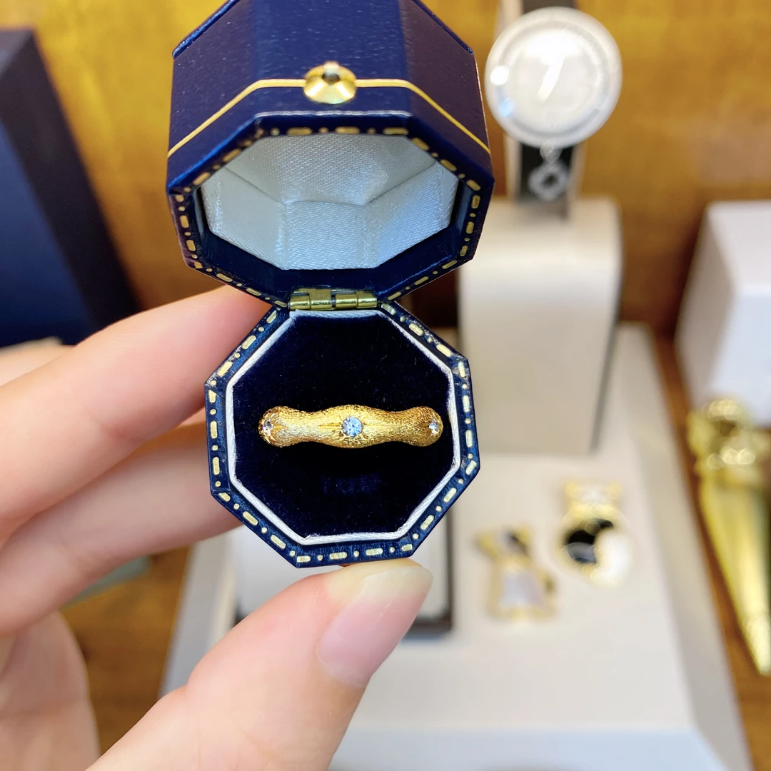 925银合成锆石戒指 黑标K拉丝八芒星中古戒指dois12