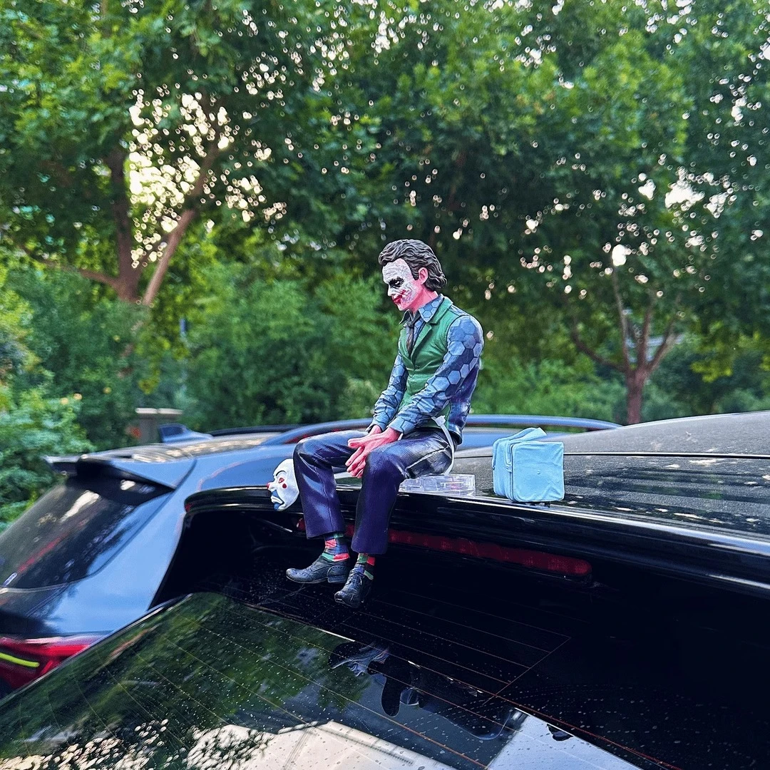 车顶小丑希斯莱杰车尾部坐姿汽车摆件挂件车载车外装饰公仔玩偶24