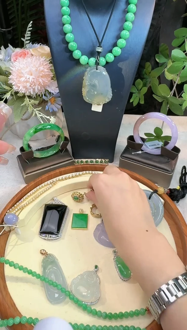 【闪购商品】翡翠颈饰未镶嵌 吊坠