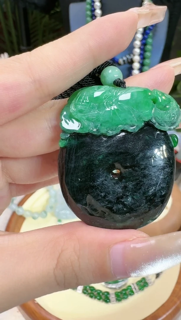 【闪购商品】翡翠颈饰未镶嵌挂件
