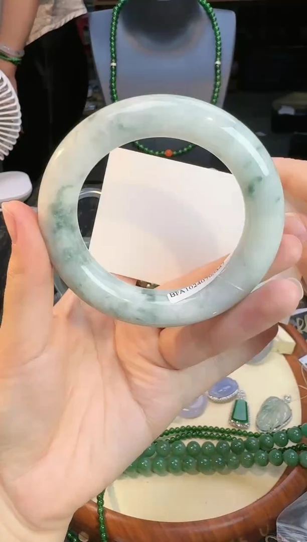 【闪购商品】翡翠手镯未镶嵌手镯