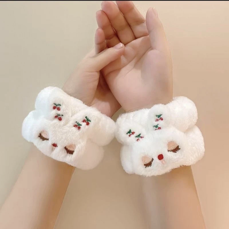 秋冬毛绒兔子洗脸手腕带洗漱神器防湿袖套毛巾头绳女生发圈扎马尾