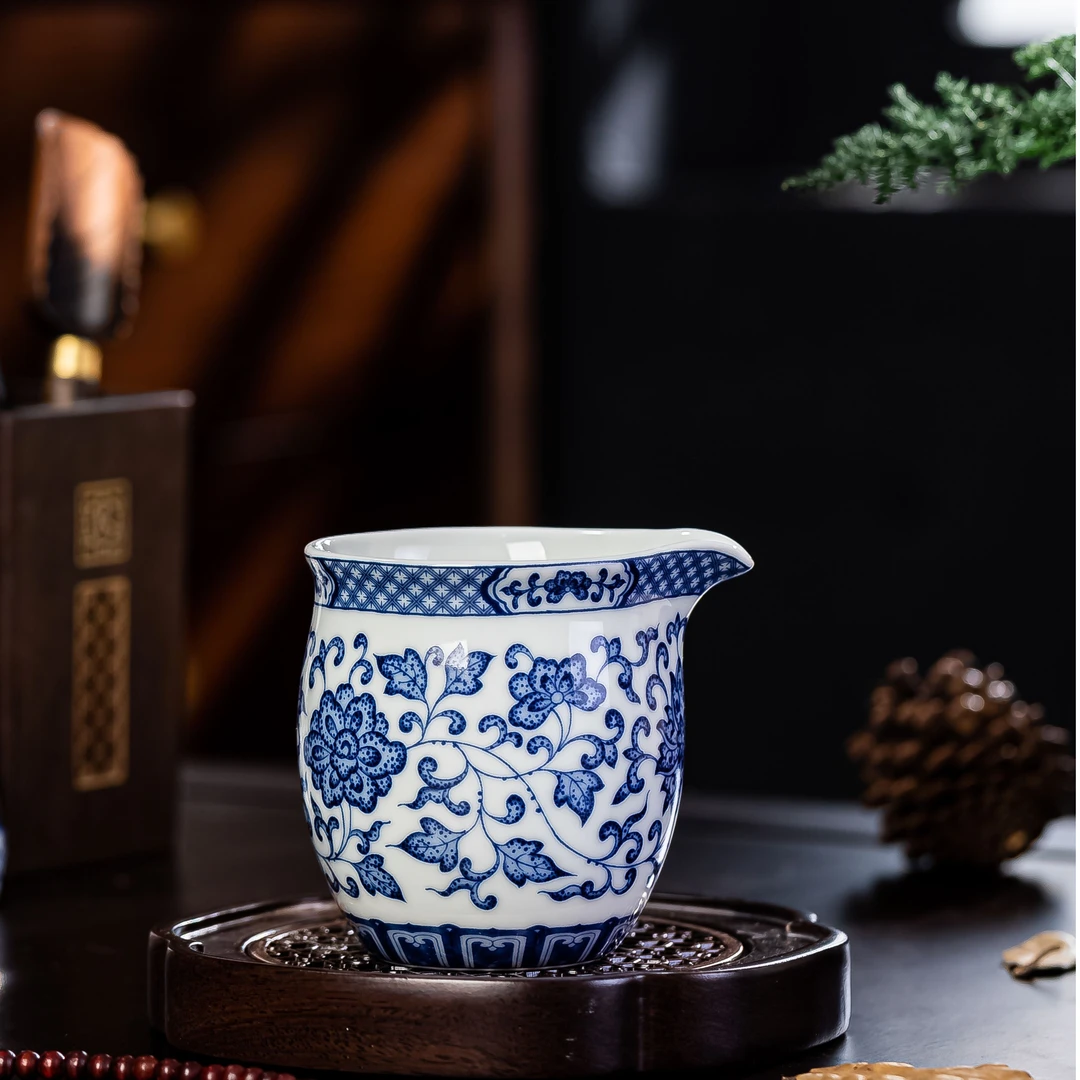 景德镇青花公道杯青花缠枝莲分茶器手工分茶杯陶瓷过滤中式