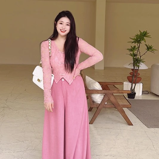 多肉宝贝蕾丝勾花镂空上衣V领正肩显瘦衬衫女夏款微胖mm穿搭H248