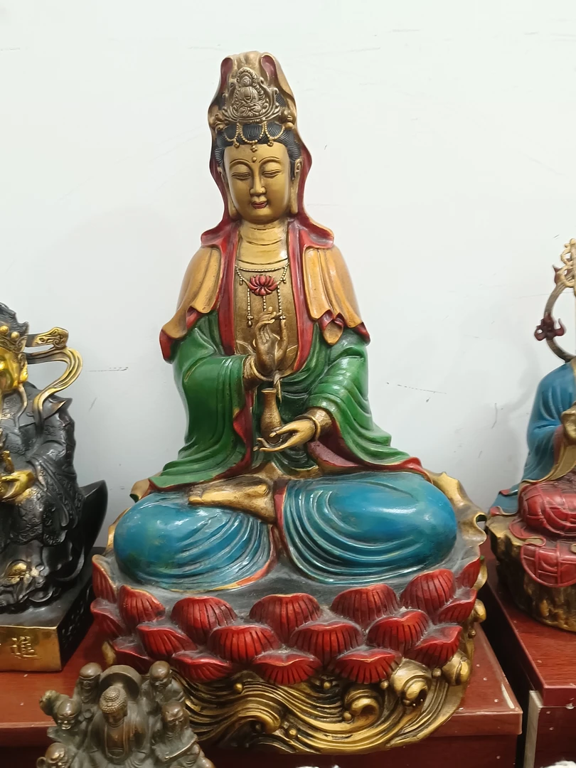 铜彩绘大号坐莲观音摆件