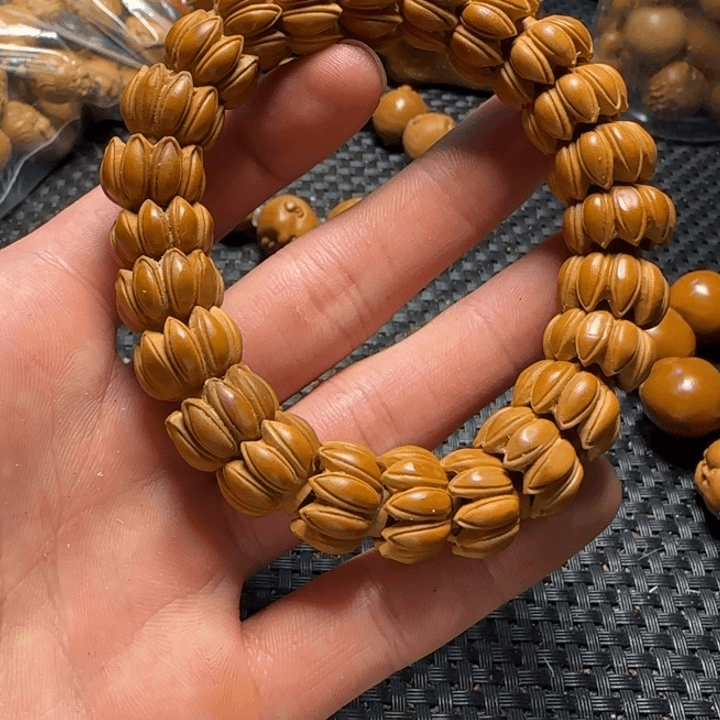 橄榄核核雕遇橄榄莲花