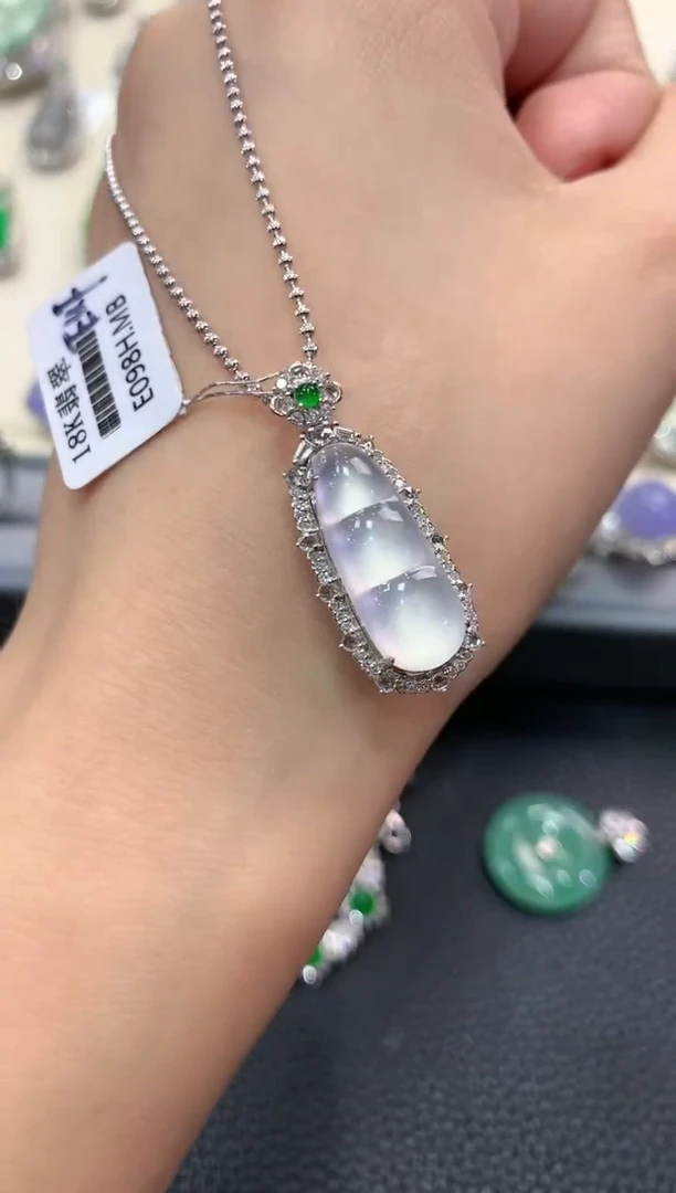 【闪购商品】翡翠吊坠(不含链)18K金镶嵌w44