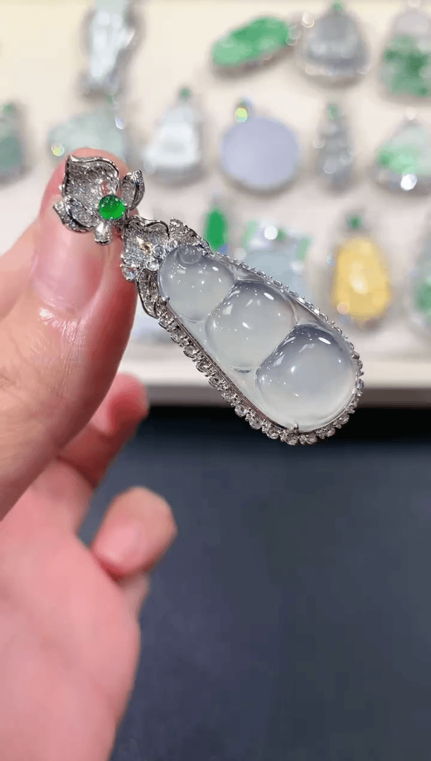 【闪购商品】翡翠吊坠(不含链)18K金镶嵌r119
