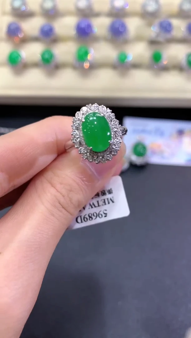 【闪购商品】翡翠戒指18K金镶嵌q101