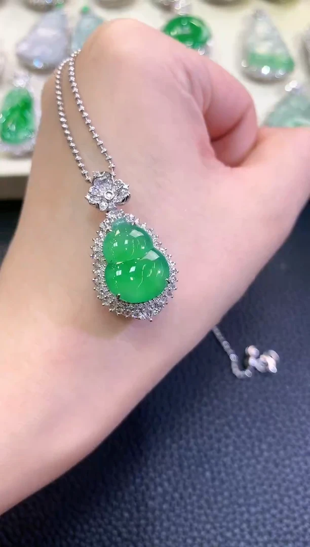 【闪购商品】翡翠吊坠(不含链)18K金镶嵌s55