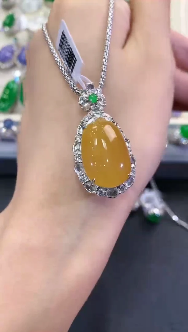 【闪购商品】翡翠吊坠(不含链)18K金镶嵌w93