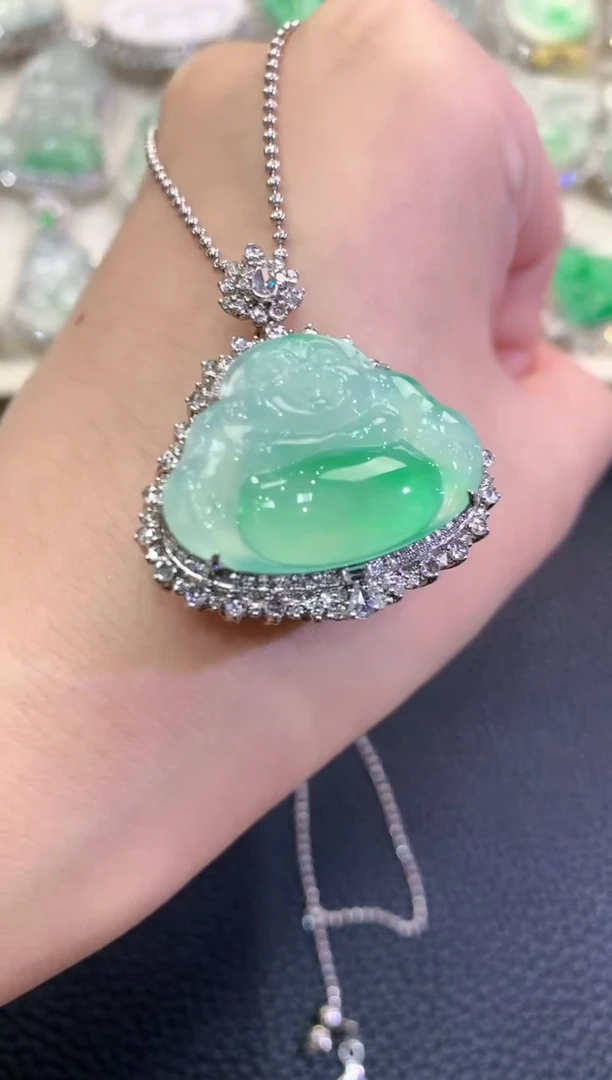 【闪购商品】翡翠吊坠(不含链)18K金镶嵌C12