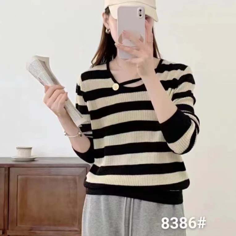 新款时尚洋气针织衫