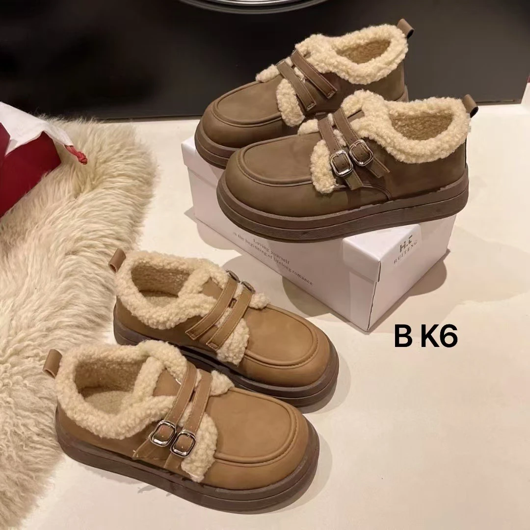 新款时尚休闲洋气鞋