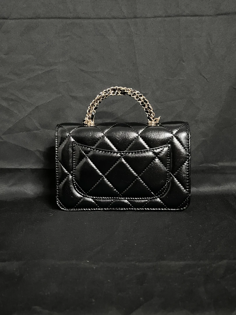 LQ-WITH-QUEEN真皮女包卷手柄黑色