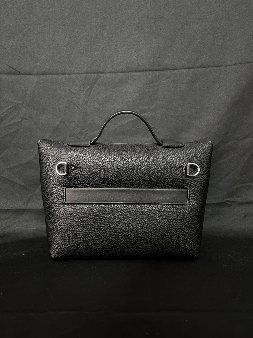 LQ-WITH-QUEEN真皮女包手提金扣饺子黑色