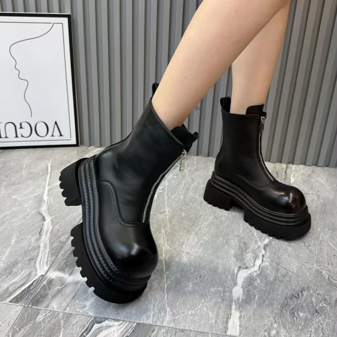 真皮百搭秋冬新款潮流时尚女靴厚底英伦风圆头短靴5695