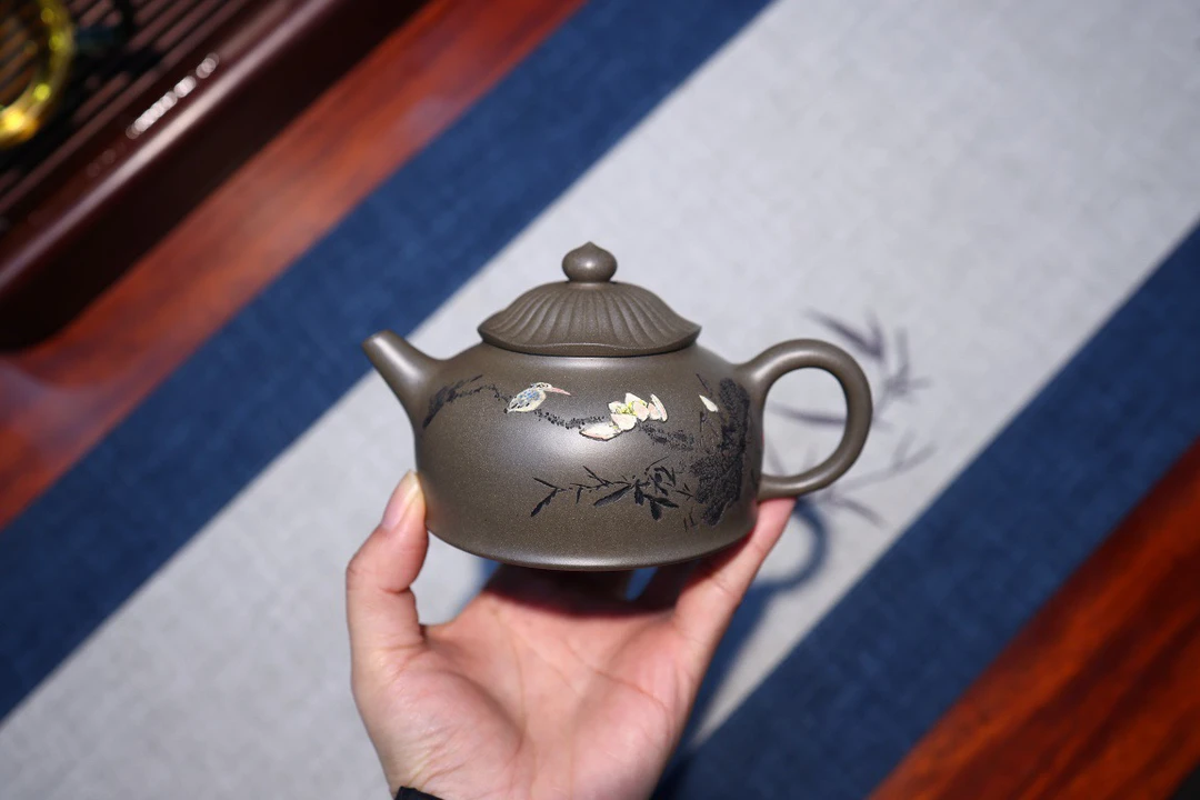 满庭芳紫砂壶,80目爱马仕青,水墨刻绘第一人梁孝林刻绘,许宗明制
