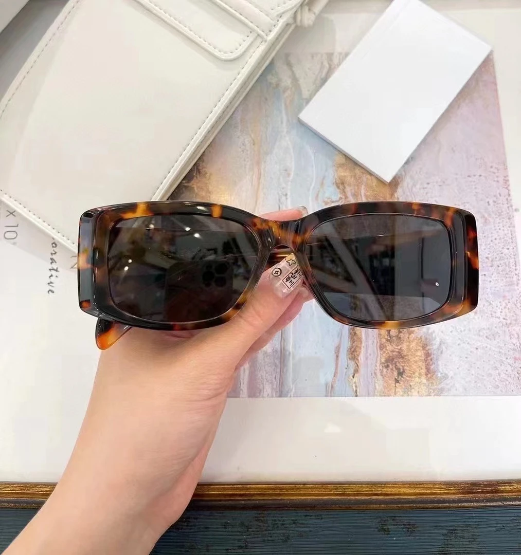 新款韩版高颜值百搭时尚素颜镜复古网红平光护目黑框墨镜女