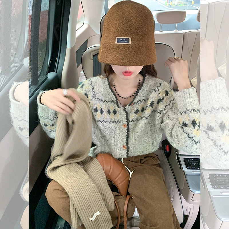 曾小咸时尚百搭民族风灰杏色圆领毛衣开衫Z243MQ3206