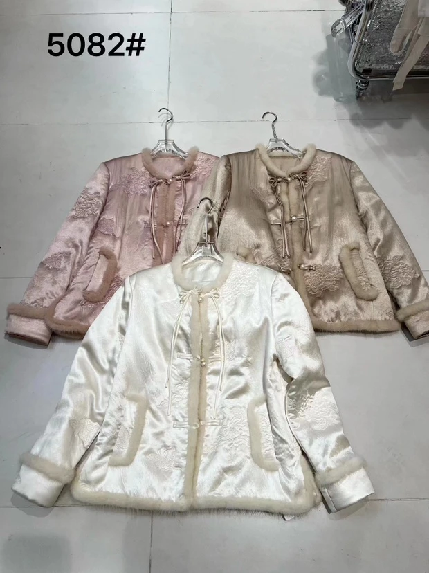 2024气质时尚秋冬秋季网红设计师款毛边盘扣带穗棉服外套5082