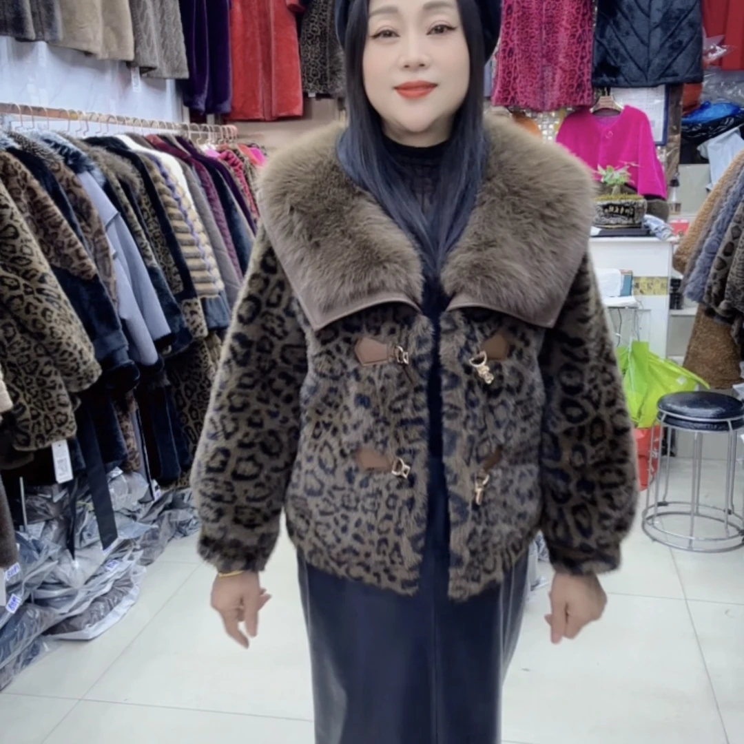 武汉秋雪世佳时尚大码女装批发进口貂不桃年龄不桃身高保暖