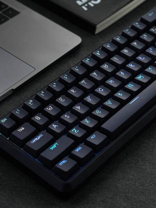 Waizowl唯卓 Lightning60磁轴键盘有线电竞游戏机械键盘可调节RT