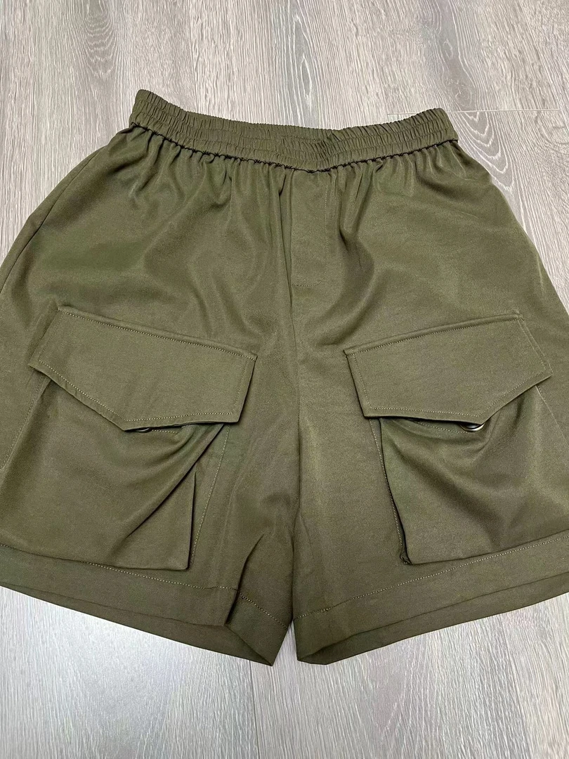 米兰服饰都市大短裤