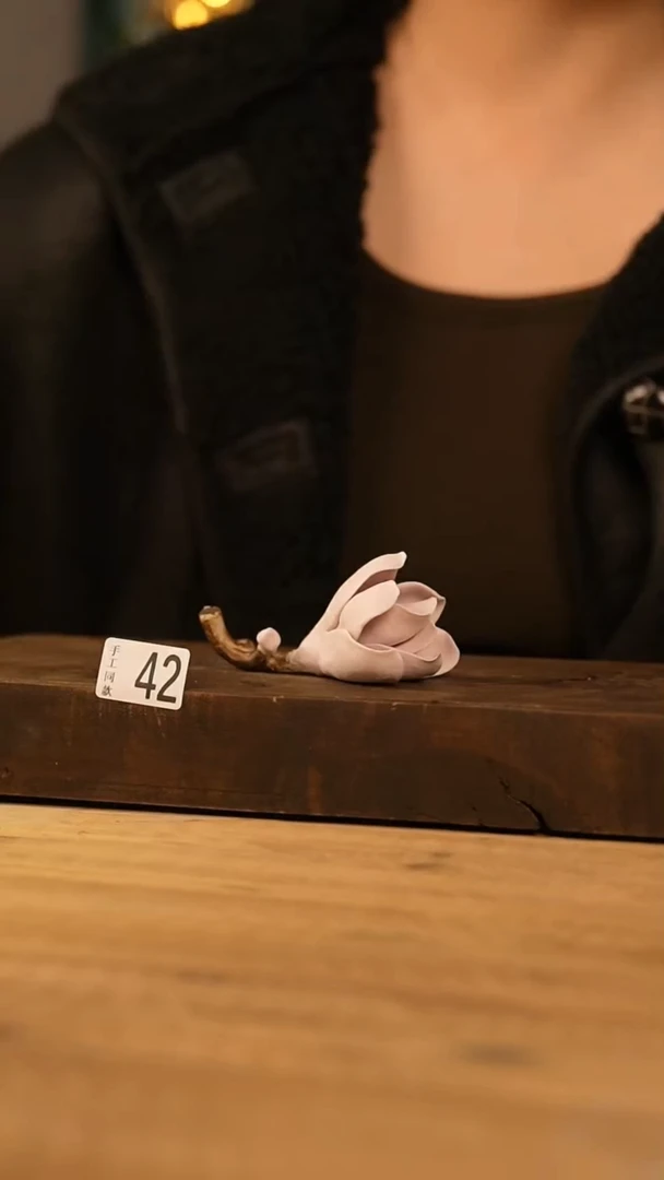 【闪购商品】陶瓷瓷片玉兰花香插(手工同款)