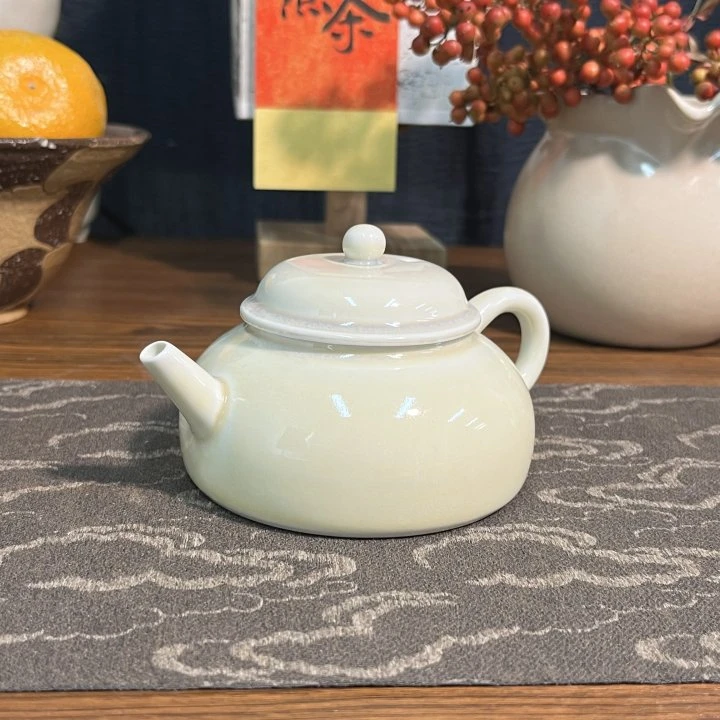 颜色釉陶瓷壶TY11A021005