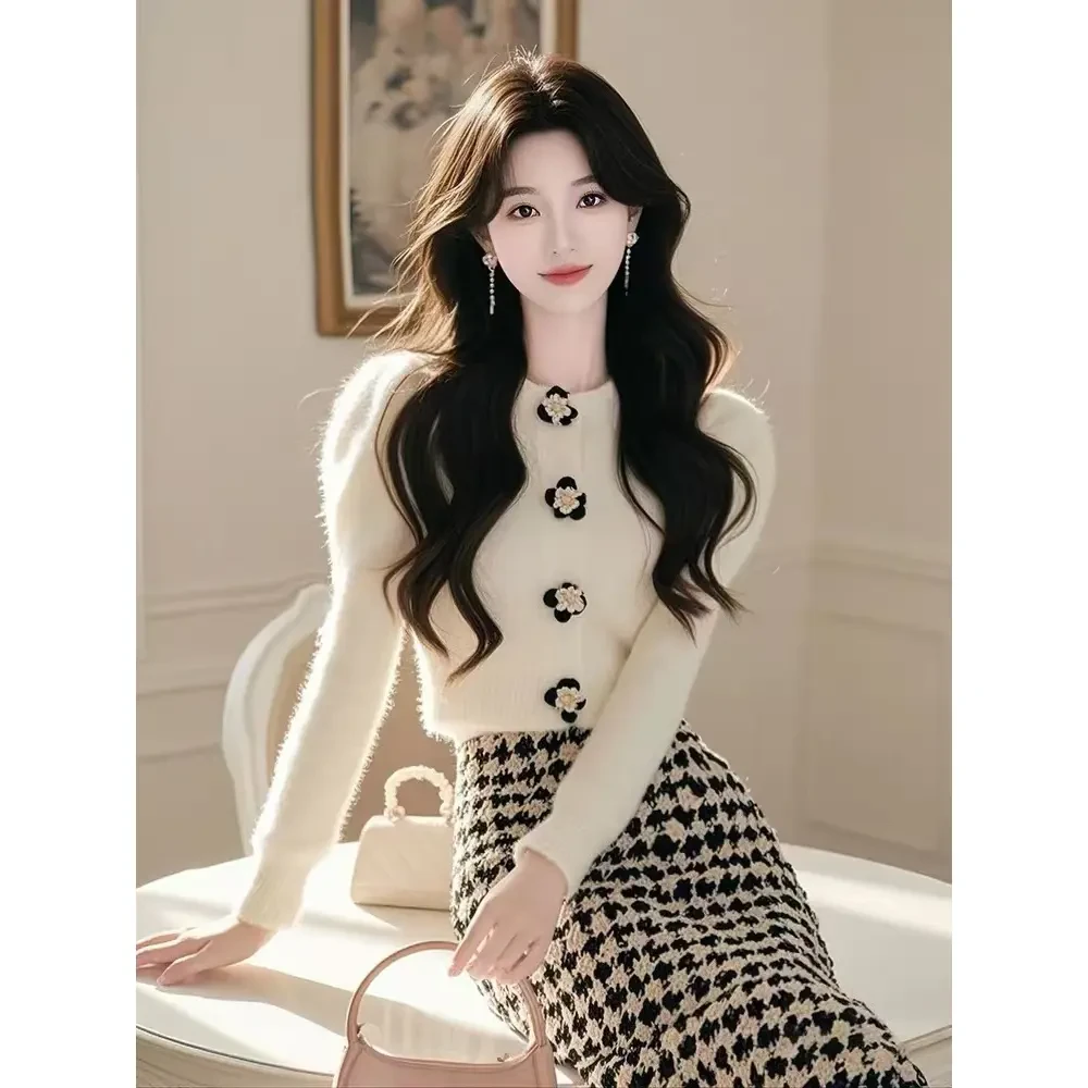 小香风千金气质名媛高端高级感米白色毛衣半身裙两件时尚套装女冬