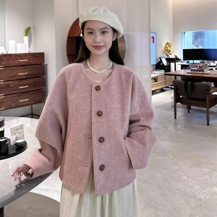 粉色圆领毛呢外套女秋季大码胖mm小香风气质高级减龄短款呢子大衣