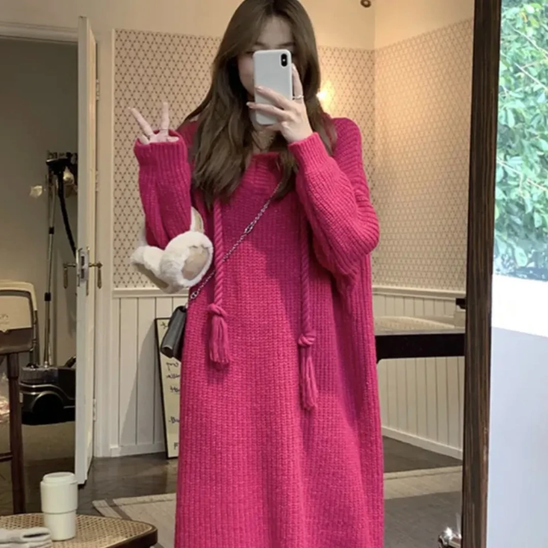 2023年秋季新款高级感复古时尚连帽休闲宽松显瘦H型针织毛衣裙女