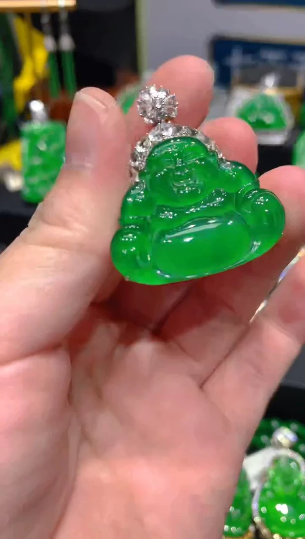 【闪购商品】翡翠颈饰18K金镶嵌84一季