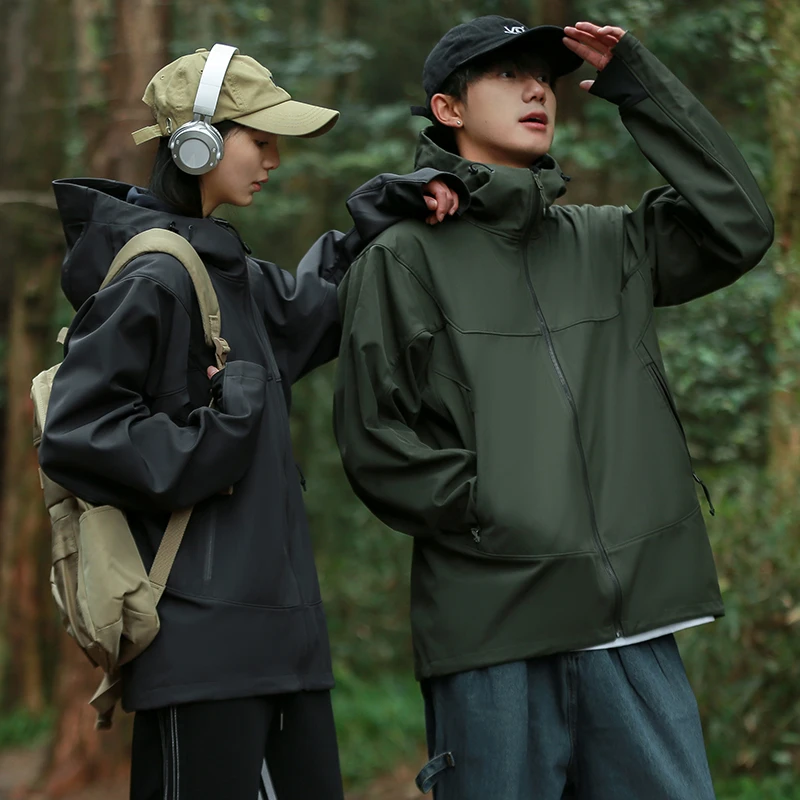 3秋冬男女同款防风连帽软壳户外加绒石墨烯冲锋衣抓绒保暖外套