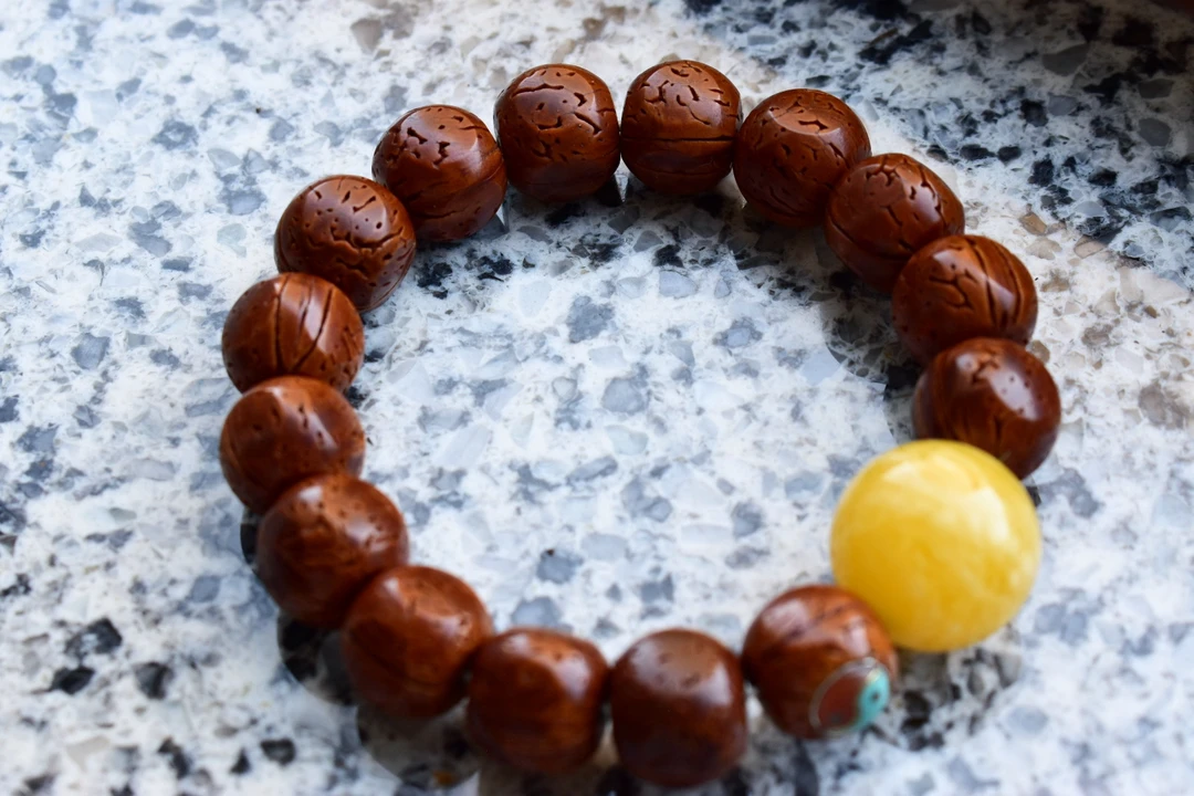 桃核精工六方手串