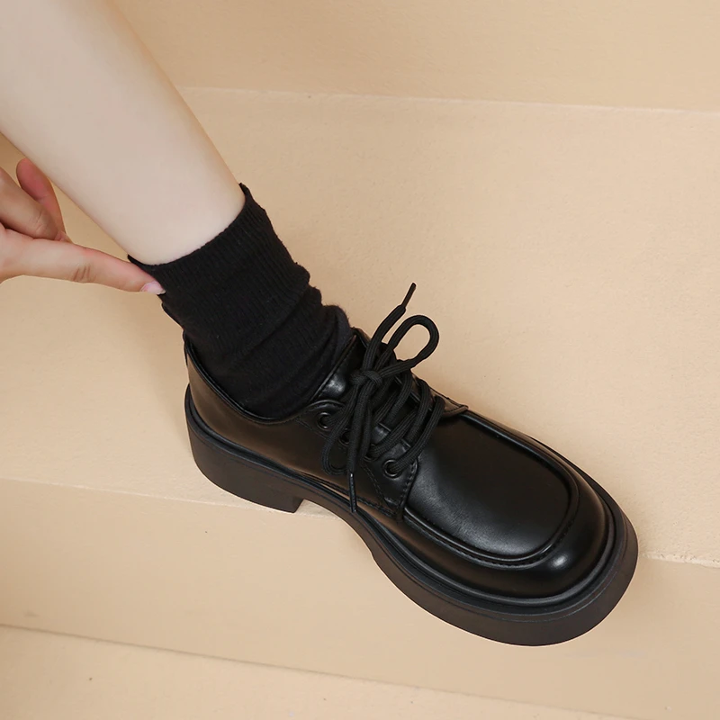 英伦风小皮鞋女2025年新款百搭春秋系带jk搭配裙子厚底学生单鞋子