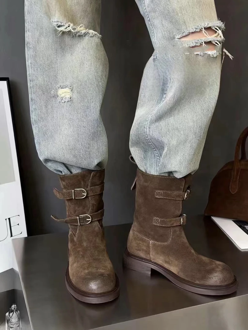 乐魔欧洲站真皮女鞋2024秋冬百搭复古磨砂皮马丁靴圆头皮带扣短靴