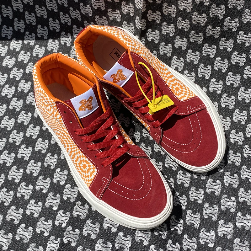 2025新款时尚红橙中帮鸳鸯帆布鞋情侣潮鞋学生男鞋男款轻奢大码鞋