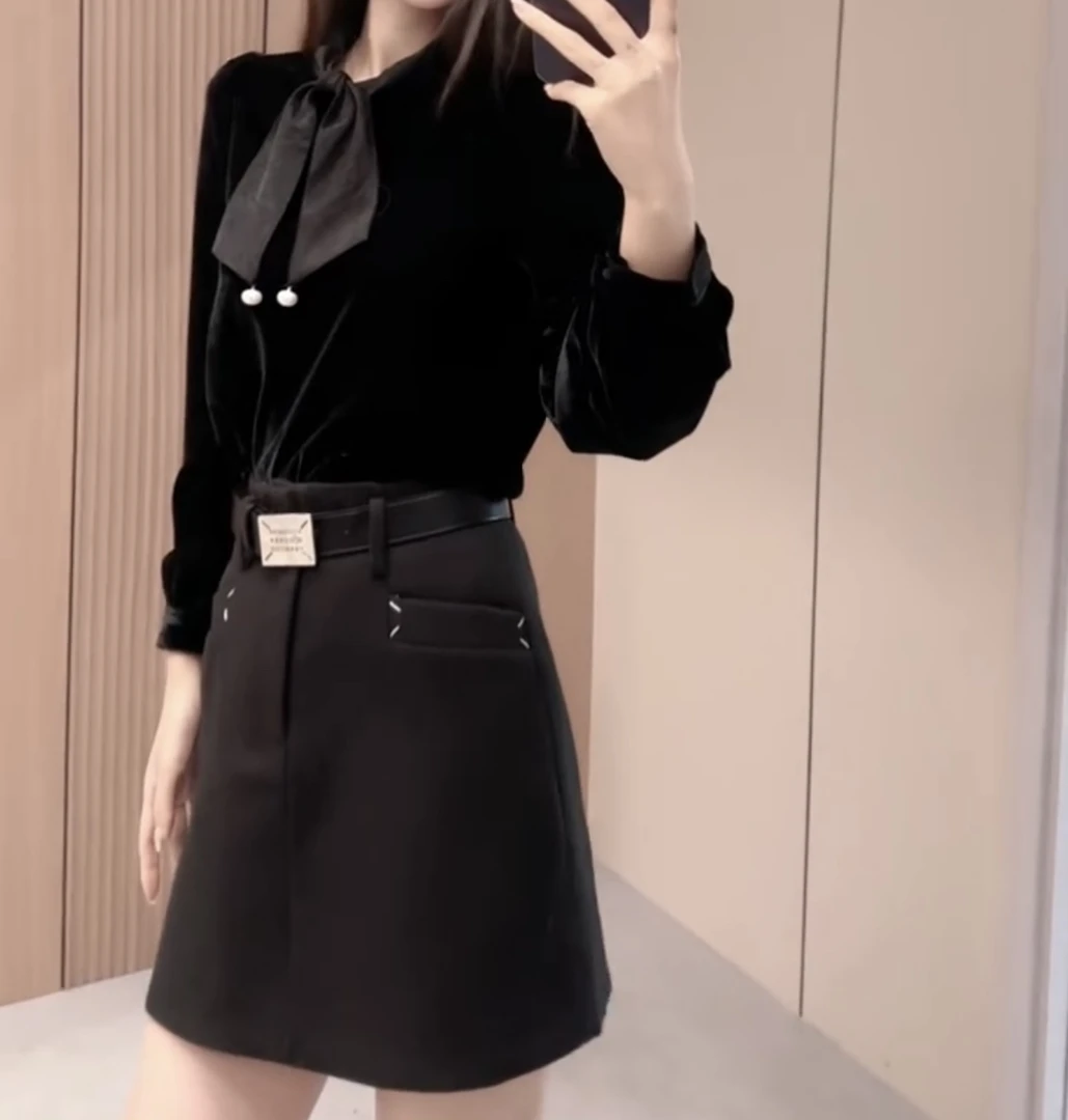 秋冬季新款时尚打底衫女装法式黑色丝绒长袖优雅系带减龄显瘦小衫