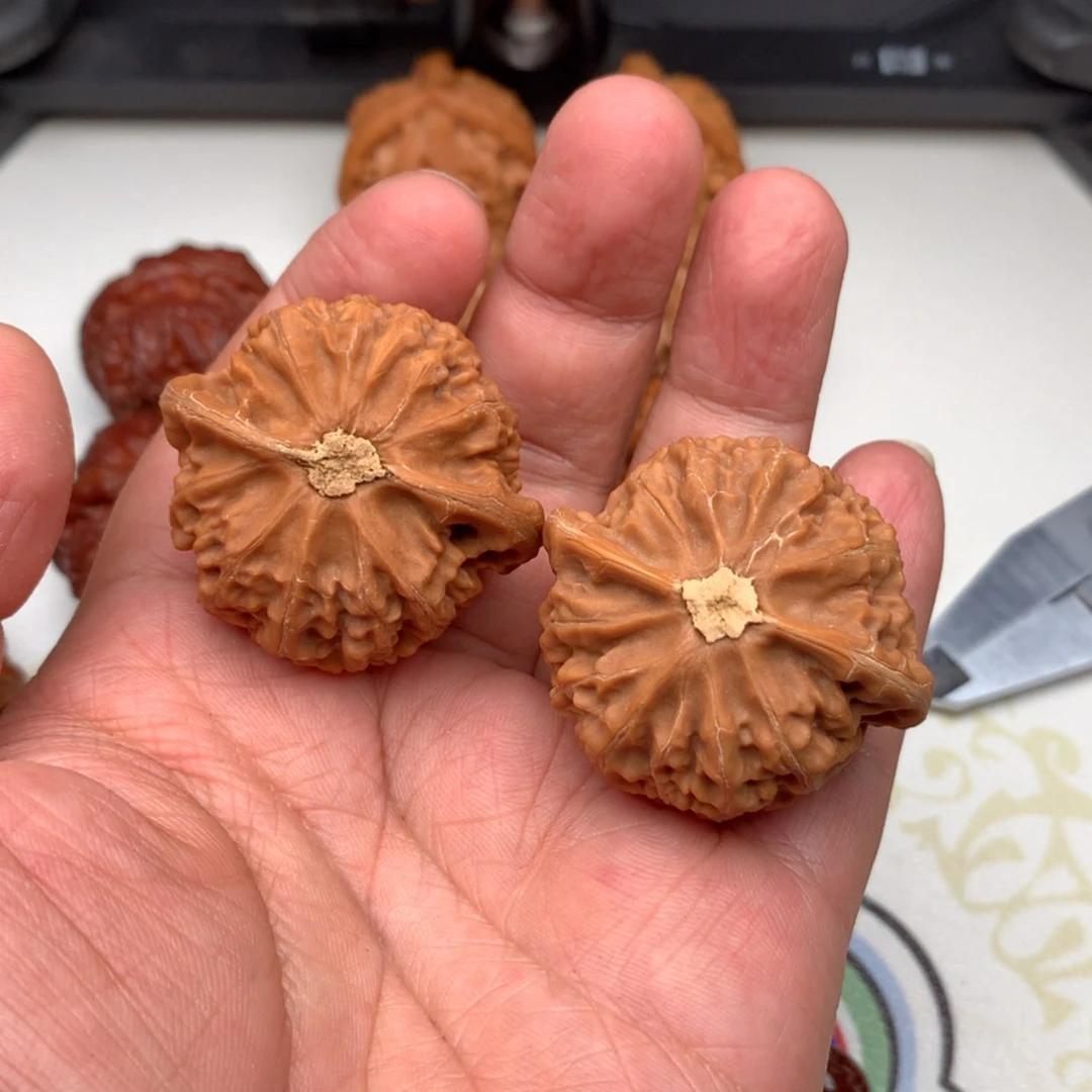 【闪购商品】文玩核桃把件孔**王宫灯42