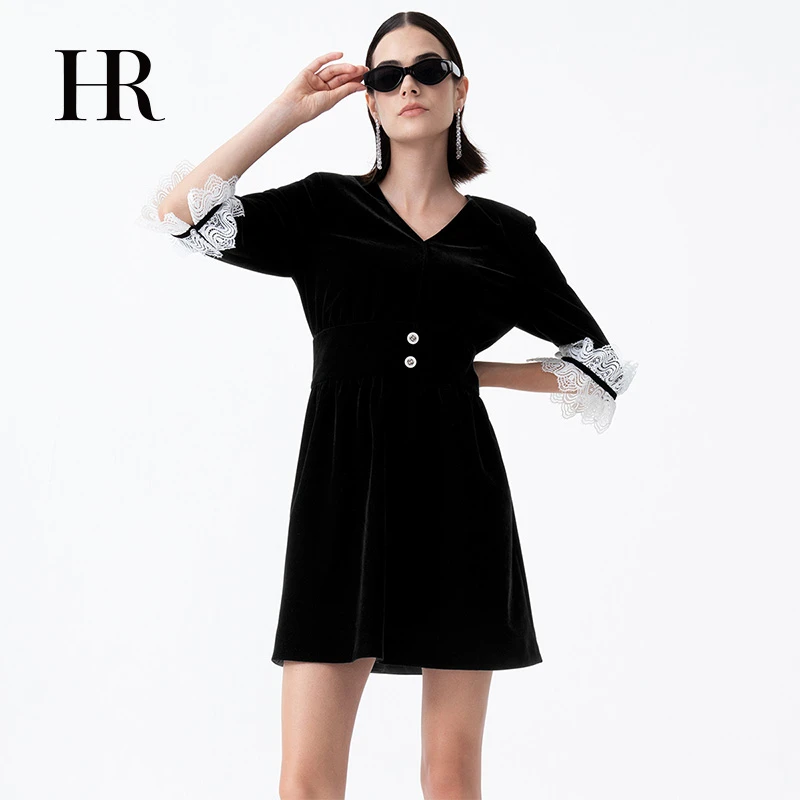 HR 【简约通勤A摆裙】赫莲娜V领收腰修身显瘦纯色打底连衣裙女