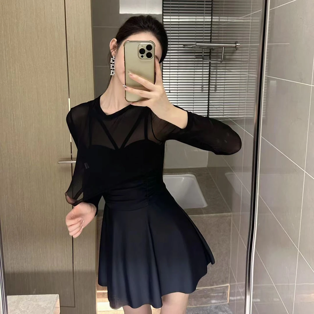 游泳衣2025新爆款性感遮肉长袖温泉连体遮肚保守又好看高端款泳装