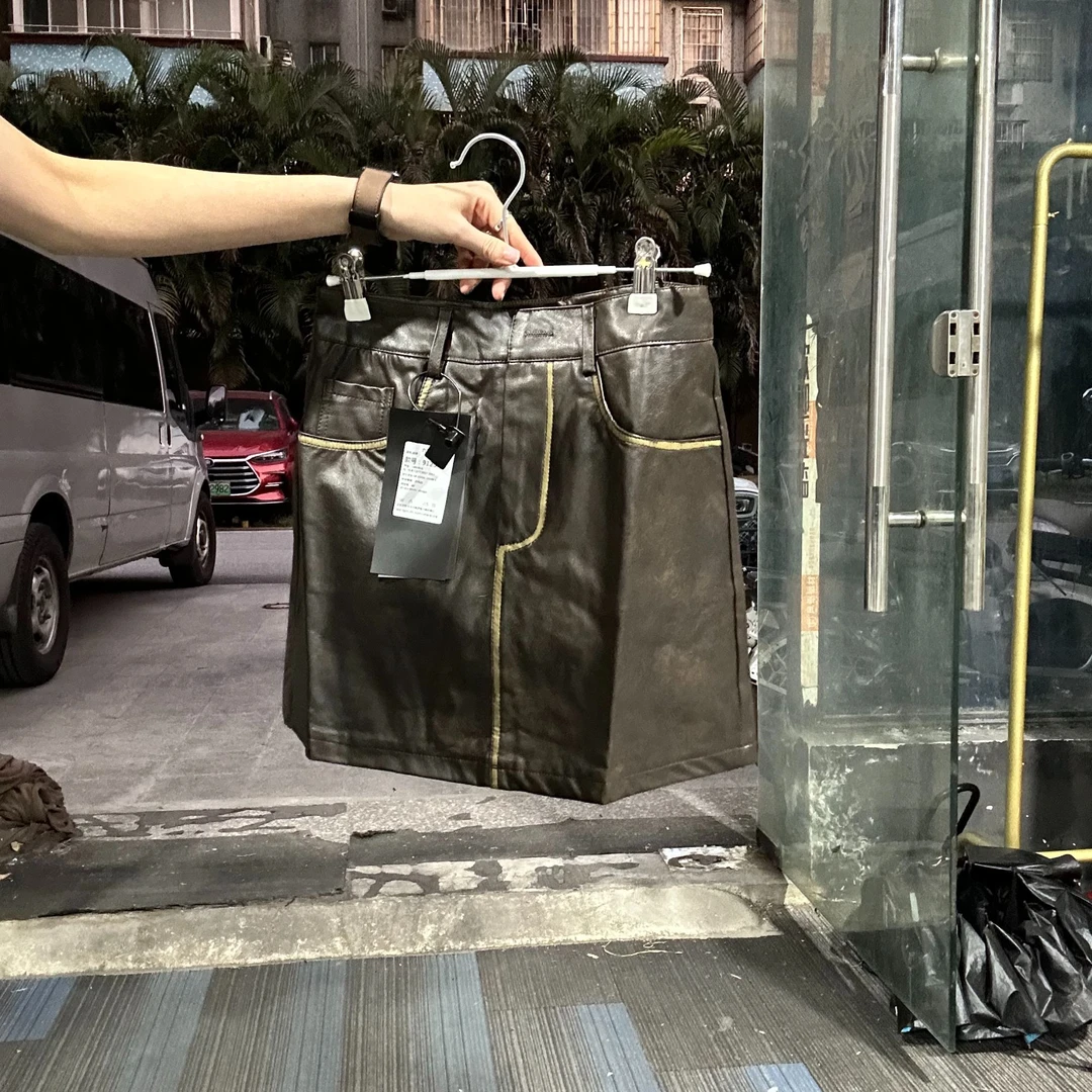 早秋个性复古直筒显瘦PU皮气质小众百搭性感辣妹包臀半身裙女9125