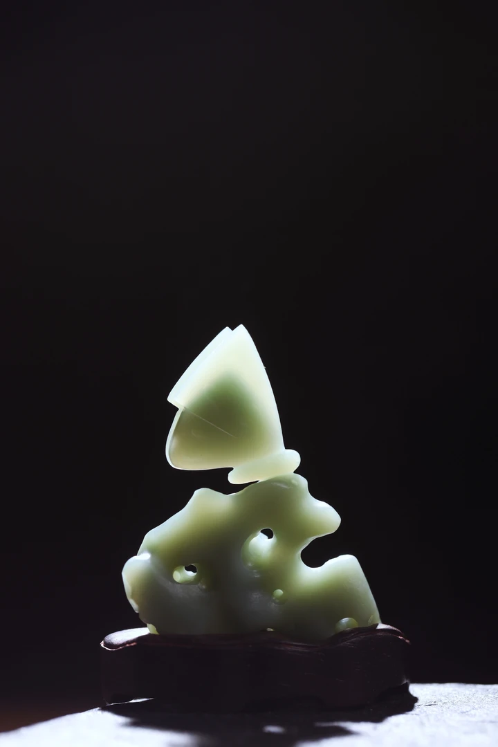 碧玉粉青飞蝶小摆件