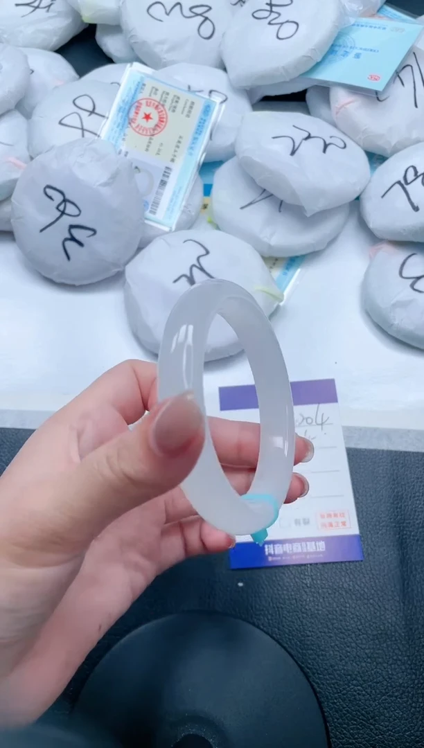 【闪购商品】石英质玉手镯未镶嵌7V204-60